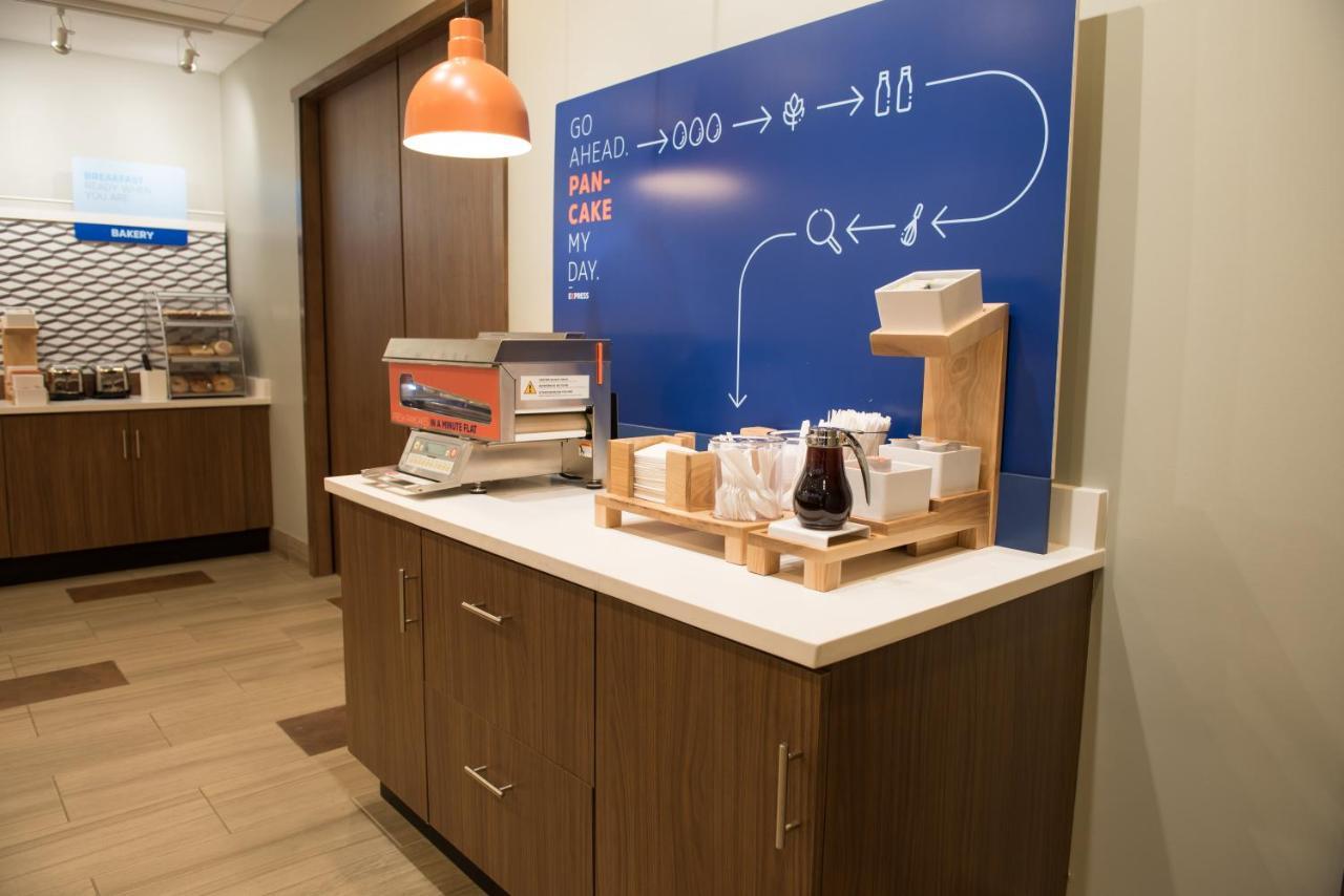 Holiday Inn Express & Suites - Louisville N - Jeffersonville By Ihg エクステリア 写真